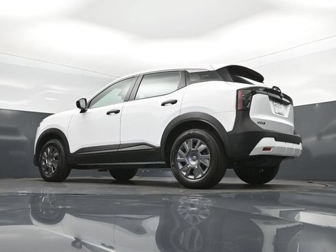 Used 2025 Nissan Kicks S AWD/4WD image 40
