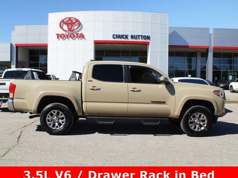 Used 2017 Toyota Tacoma SR5 w/ Tow Package image 2