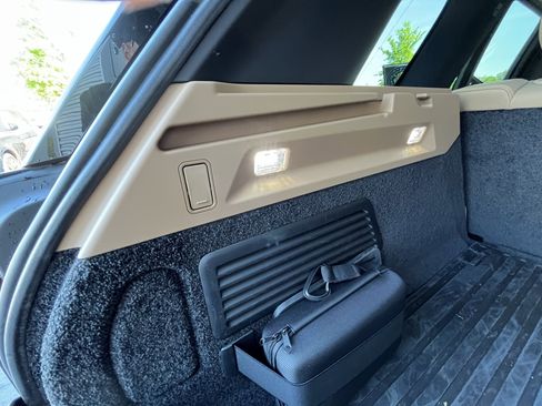 Used 2026 Land Rover Range Rover SE image 32