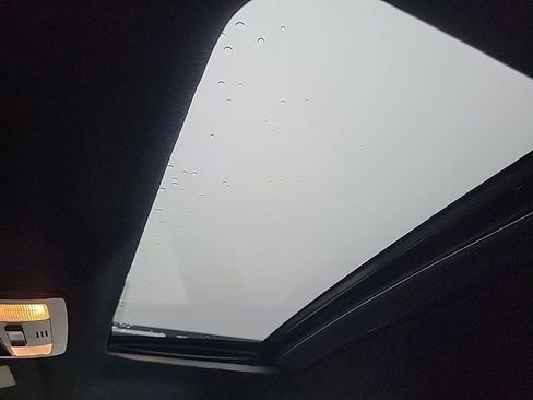 Used 2016 Toyota Tacoma TRD Sport image 19