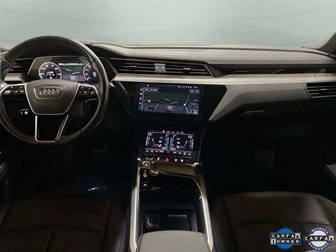 Used 2024 Audi Q8 e-tron Premium Plus image 12