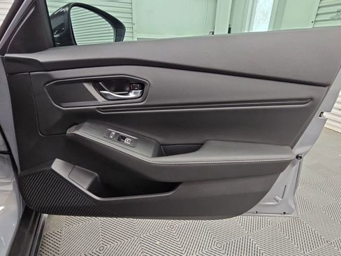 Used 2025 Honda Accord Sport image 39