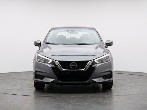 Used 2025 Nissan Versa SV FWD image 2