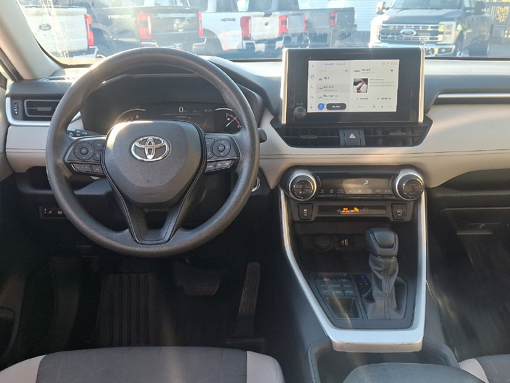 Used 2024 Toyota RAV4 XLE AWD/4WD image 11