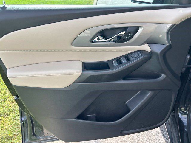 Used 2023 Chevrolet Traverse LS w/ Midnight/Sport Edition FWD image 11