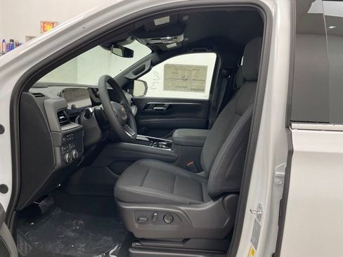 New 2026 Chevrolet Suburban LS image 8