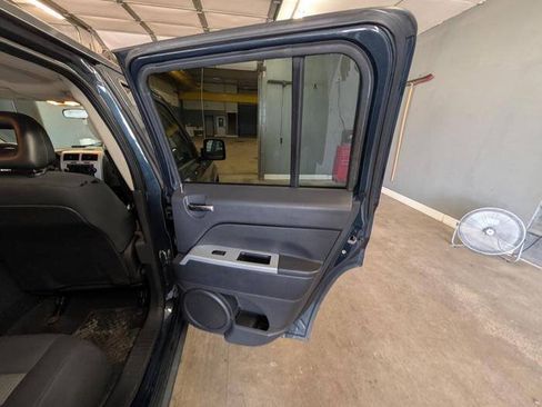 Used 2008 Jeep Patriot Sport AWD/4WD image 28