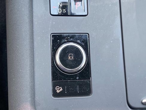 Used 2023 Land Rover Discovery S R-Dynamic image 27