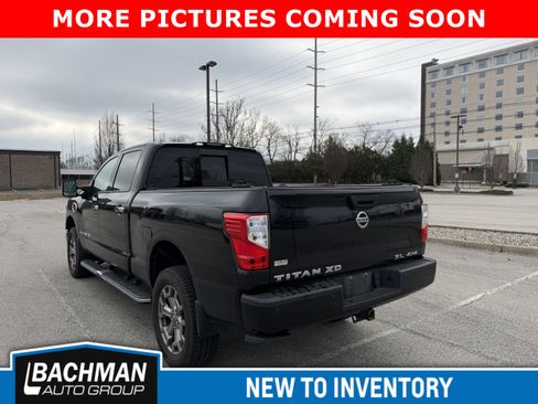 Used 2019 Nissan Titan SL w/ Chrome Package image 4