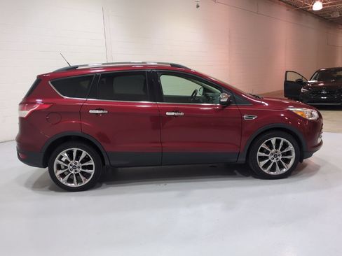 Used 2015 Ford Escape SE w/ SE Chrome Package FWD image 2