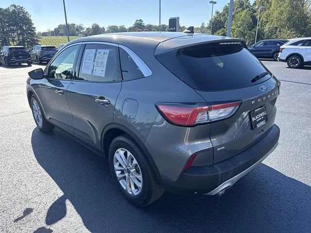 Used 2022 Ford Escape SE w/ Convenience Package FWD image 4