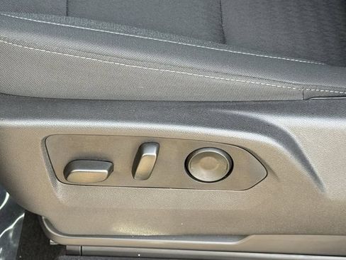 Used 2025 Chevrolet Silverado 1500 LT AWD/4WD image 8