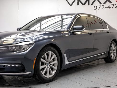 Used 2016 BMW 740i w/ Executive Package image 7