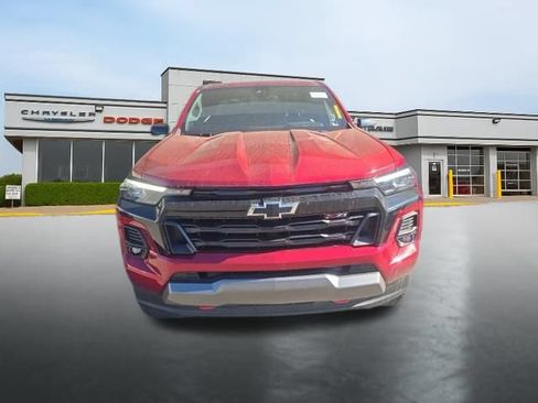 Used 2023 Chevrolet Colorado Z71 w/ Z71 Convenience Package 2 AWD/4WD image 3