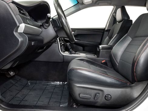Used 2016 Toyota Camry SE FWD image 12
