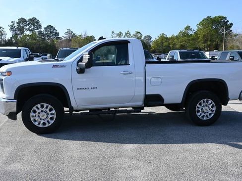 Used 2022 Chevrolet Silverado 2500 LT w/ Convenience Package image 2