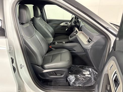 New 2027 Ford Explorer Active w/ Active Comfort Package RWD image 5