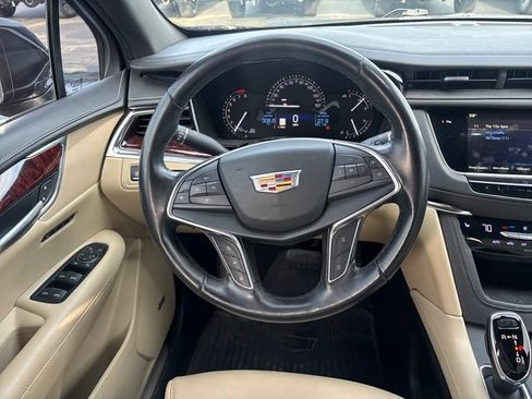 Used 2019 Cadillac XT5 Luxury AWD/4WD image 16