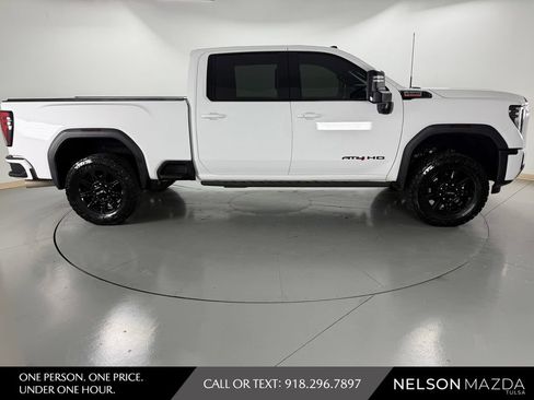 Used 2024 GMC Sierra 2500 AT4 w/ AT4 Premium Plus Package AWD/4WD image 5