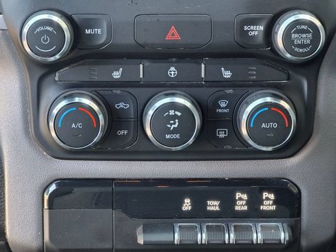 Used 2023 RAM 1500 Lone Star AWD/4WD image 17