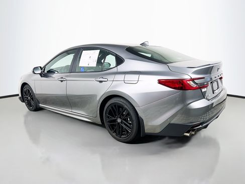 Used 2025 Toyota Camry SE FWD image 8
