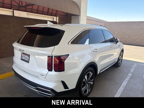 Used 2023 Kia Sorento SX Prestige w/ Panoramic Sunroof Package AWD/4WD image 4