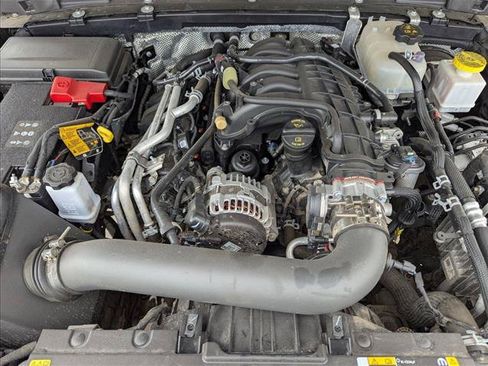 Used 2024 Jeep Gladiator Mojave w/ Technology Group AWD/4WD image 21