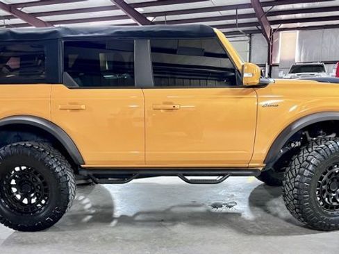 Used 2022 Ford Bronco Outer Banks image 2