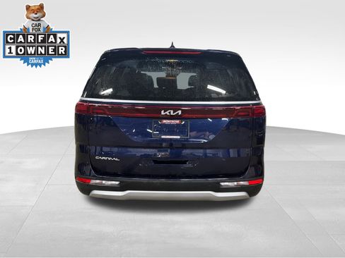 Used 2024 Kia Carnival LX image 6