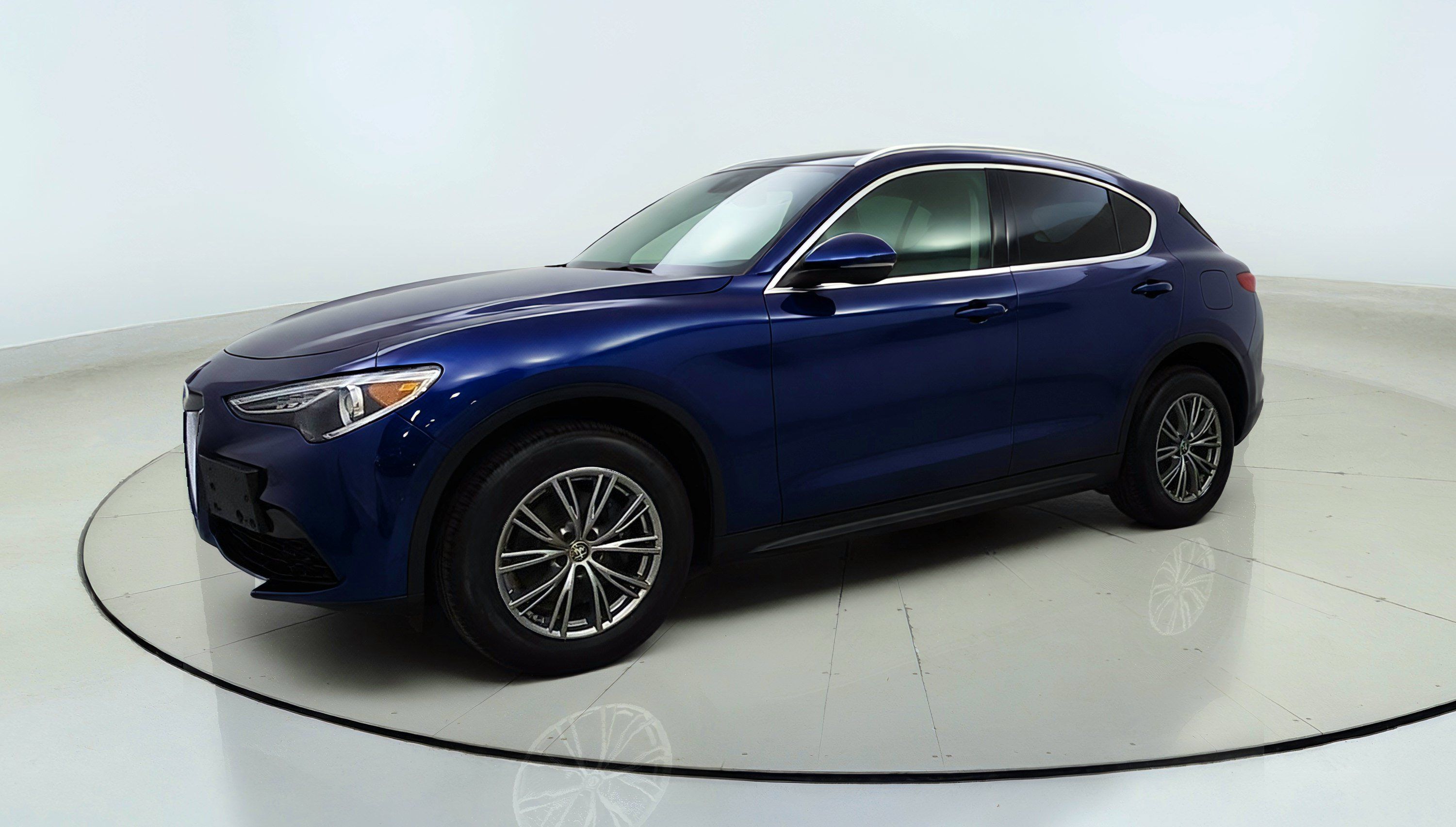 Used 2018 Alfa Romeo Stelvio Ti AWD/4WD image 3