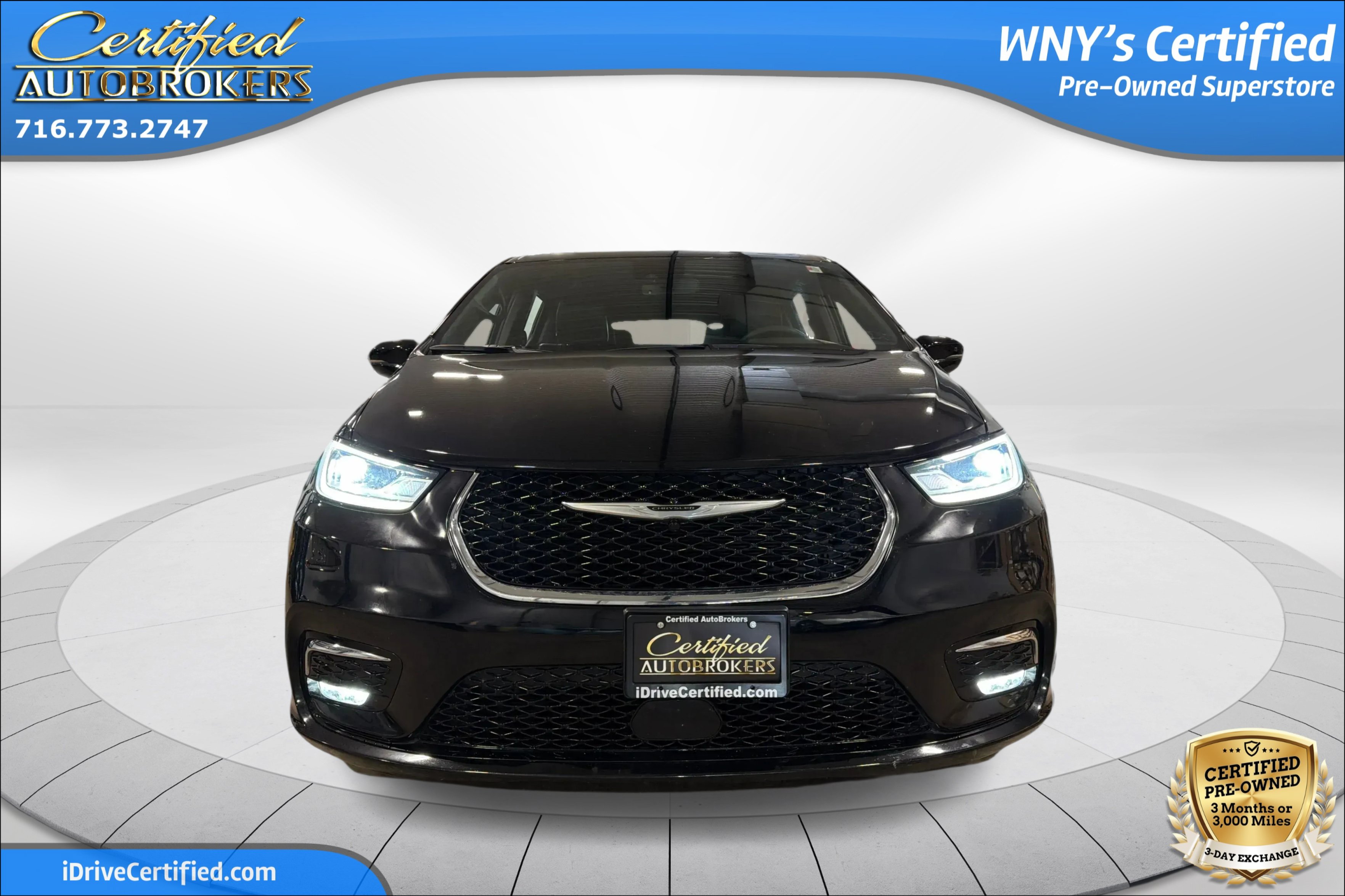 Used 2026 Chrysler Pacifica Select FWD image 2