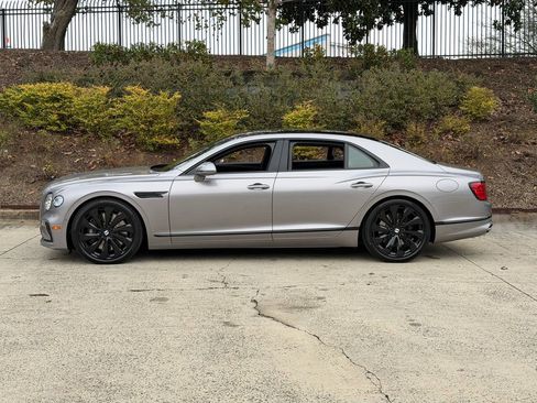 New 2026 Bentley Flying Spur Plug-In Hybrid image 14