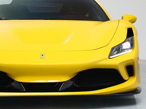 Certified 2022 Ferrari F8 Tributo image 13