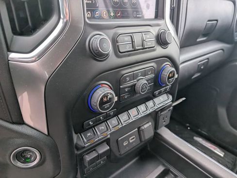 Used 2022 Chevrolet Silverado 1500 LTZ image 22