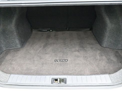 Used 2023 Nissan Versa SV FWD image 9