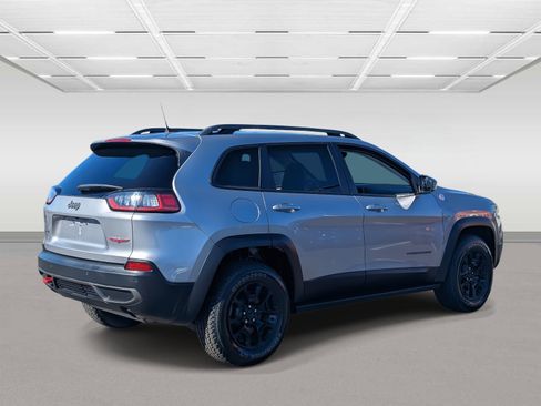 Used 2019 Jeep Cherokee Trailhawk image 5