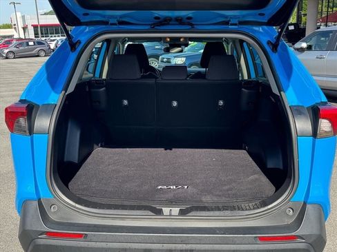 Used 2019 Toyota RAV4 LE w/ Carpet Mat Package AWD/4WD image 20