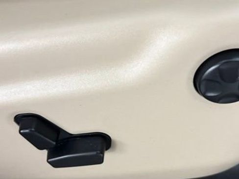 Used 2018 Jeep Grand Cherokee Limited image 18