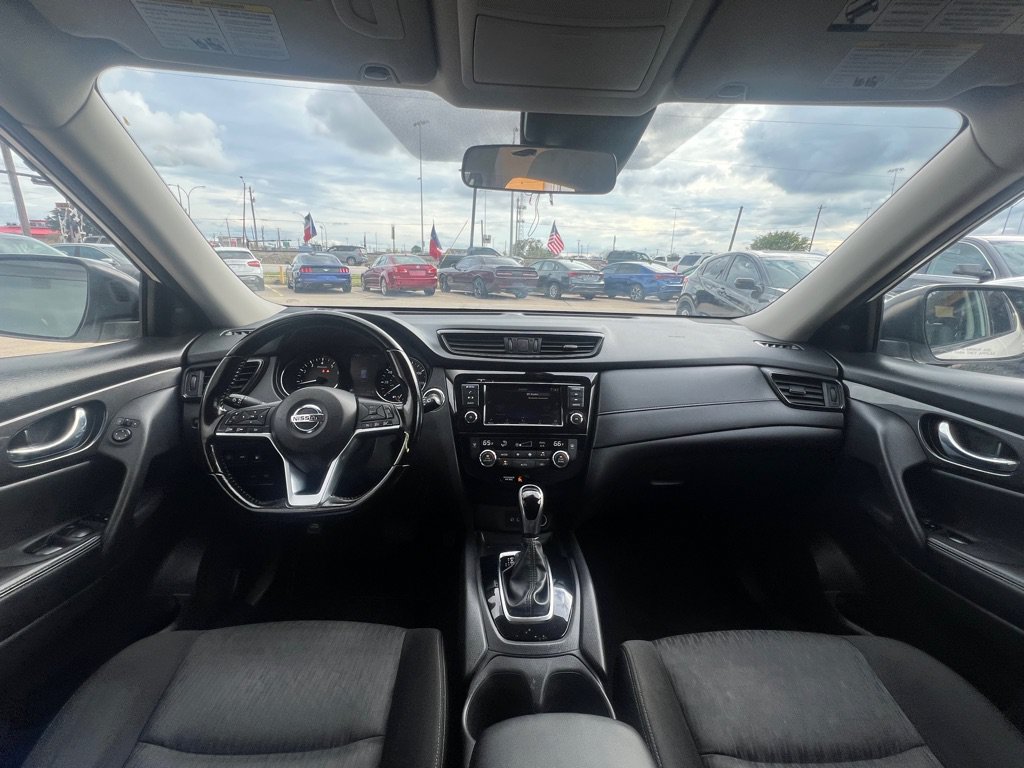 Used 2020 Nissan Rogue SV FWD image 19