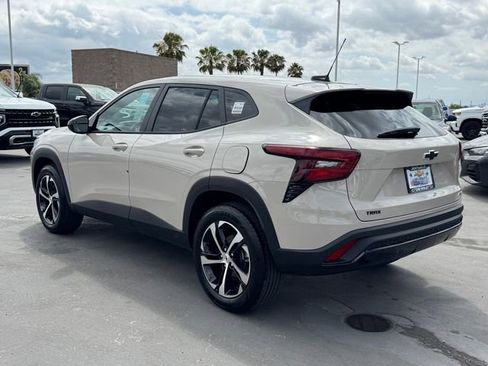 New 2026 Chevrolet Trax RS w/ Sunroof Package FWD image 3