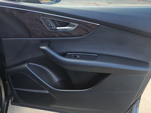 Used 2019 Audi Q8 Premium Plus image 33