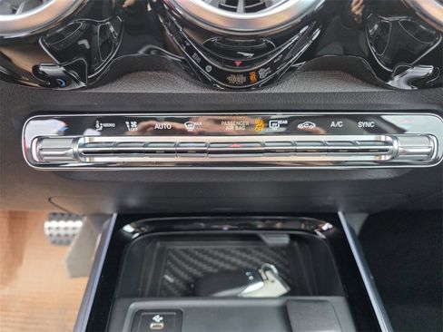 New 2026 Mercedes-Benz GLB 250 image 19