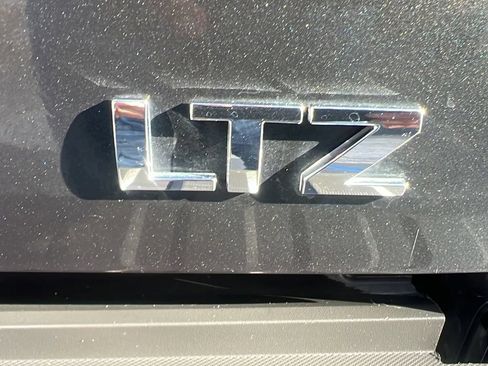 Used 2018 Chevrolet Silverado 1500 LTZ Z71 w/ LTZ Plus Package AWD/4WD image 9
