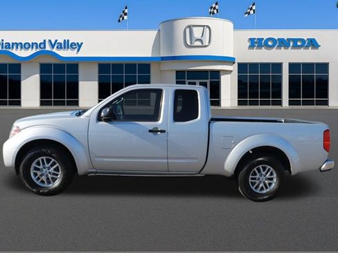 Used 2016 Nissan Frontier SV image 10