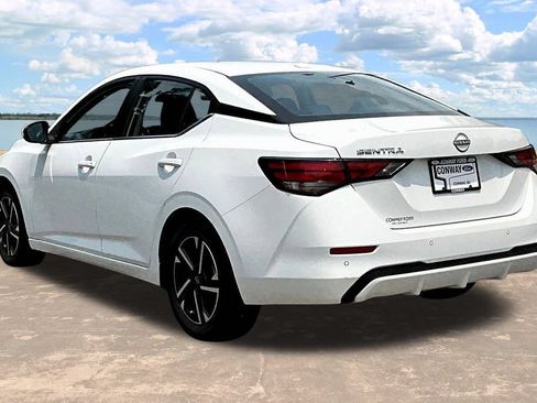 Used 2025 Nissan Sentra SV FWD image 5