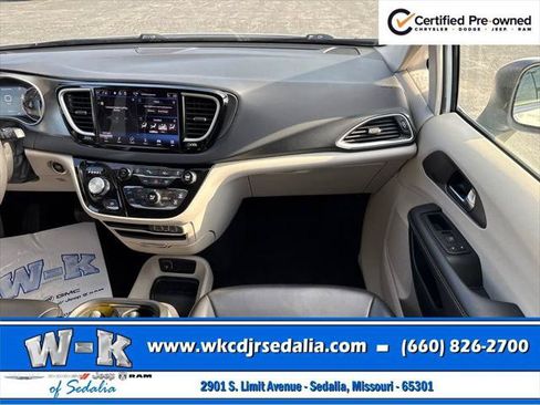 Certified 2023 Chrysler Pacifica Touring-L FWD image 42
