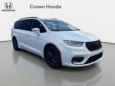 Used 2021 Chrysler Pacifica Touring w/ S Appearance Package FWD image 6