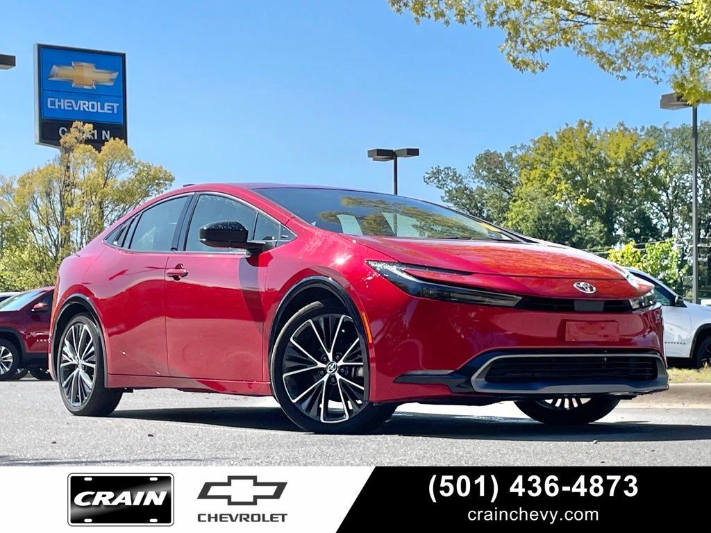 Used 2025 Toyota Prius XLE FWD image 1