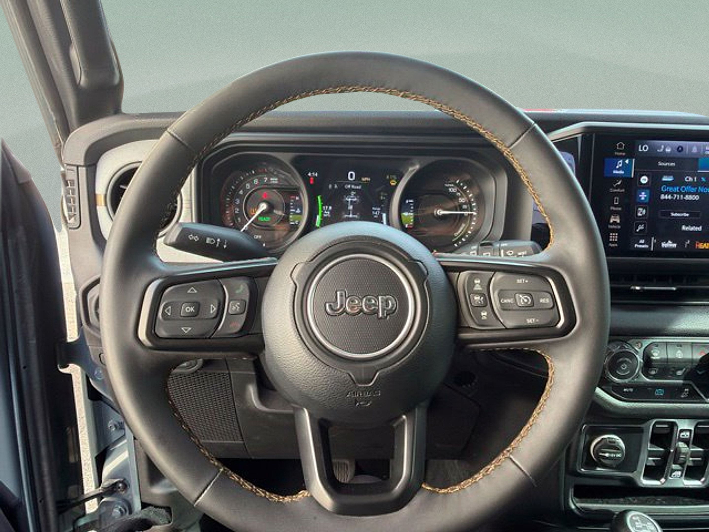 Used 2024 Jeep Wrangler Unlimited w/ Convenience Group AWD/4WD image 20