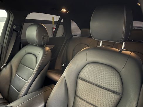 Used 2022 Mercedes-Benz GLC 300 image 25